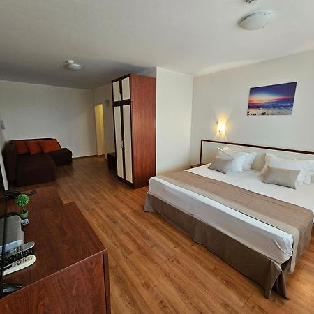 Hotel Sea Vista Sveti Vlas Buitenkant foto