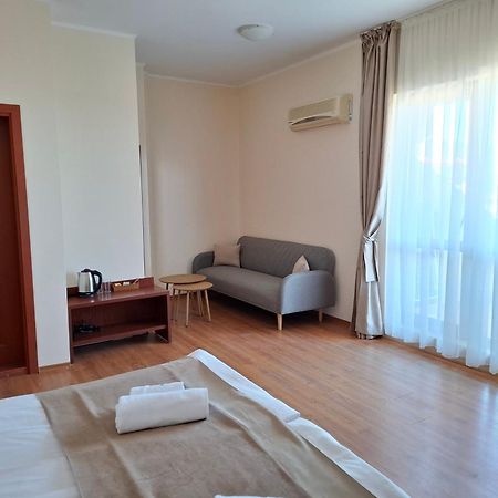 Hotel Sea Vista Sveti Vlas Buitenkant foto