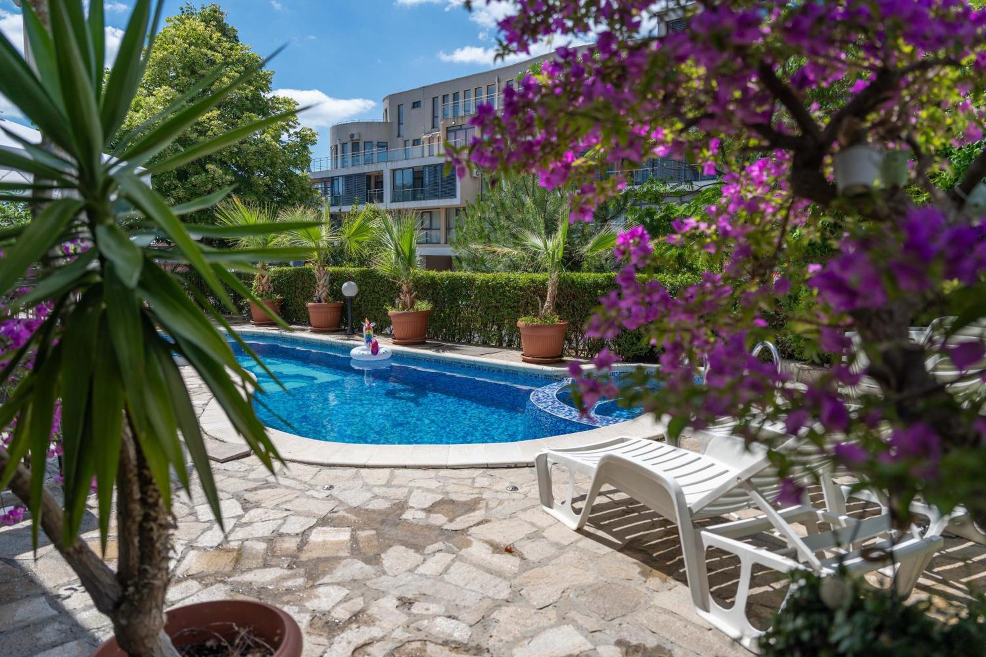 Hotel Sea Vista Sveti Vlas Buitenkant foto