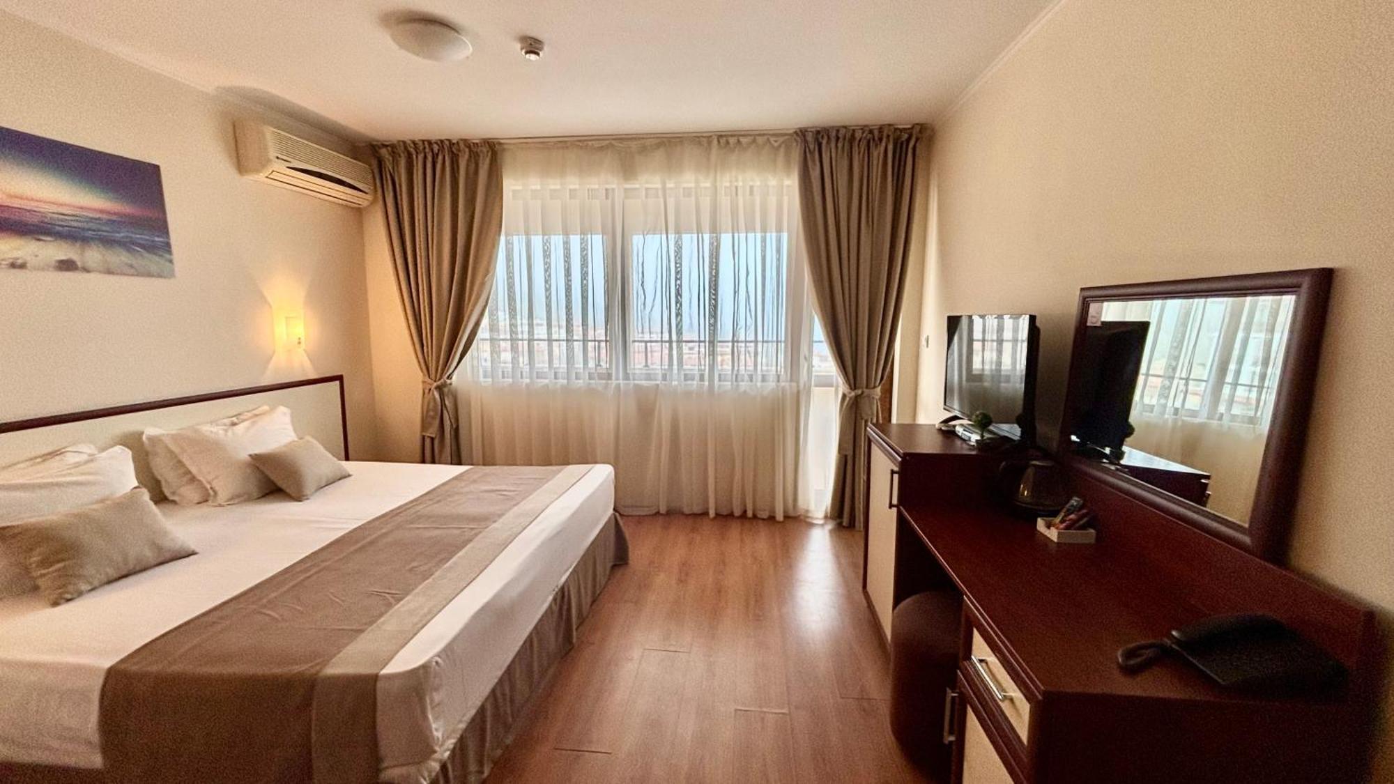 Hotel Sea Vista Sveti Vlas Buitenkant foto