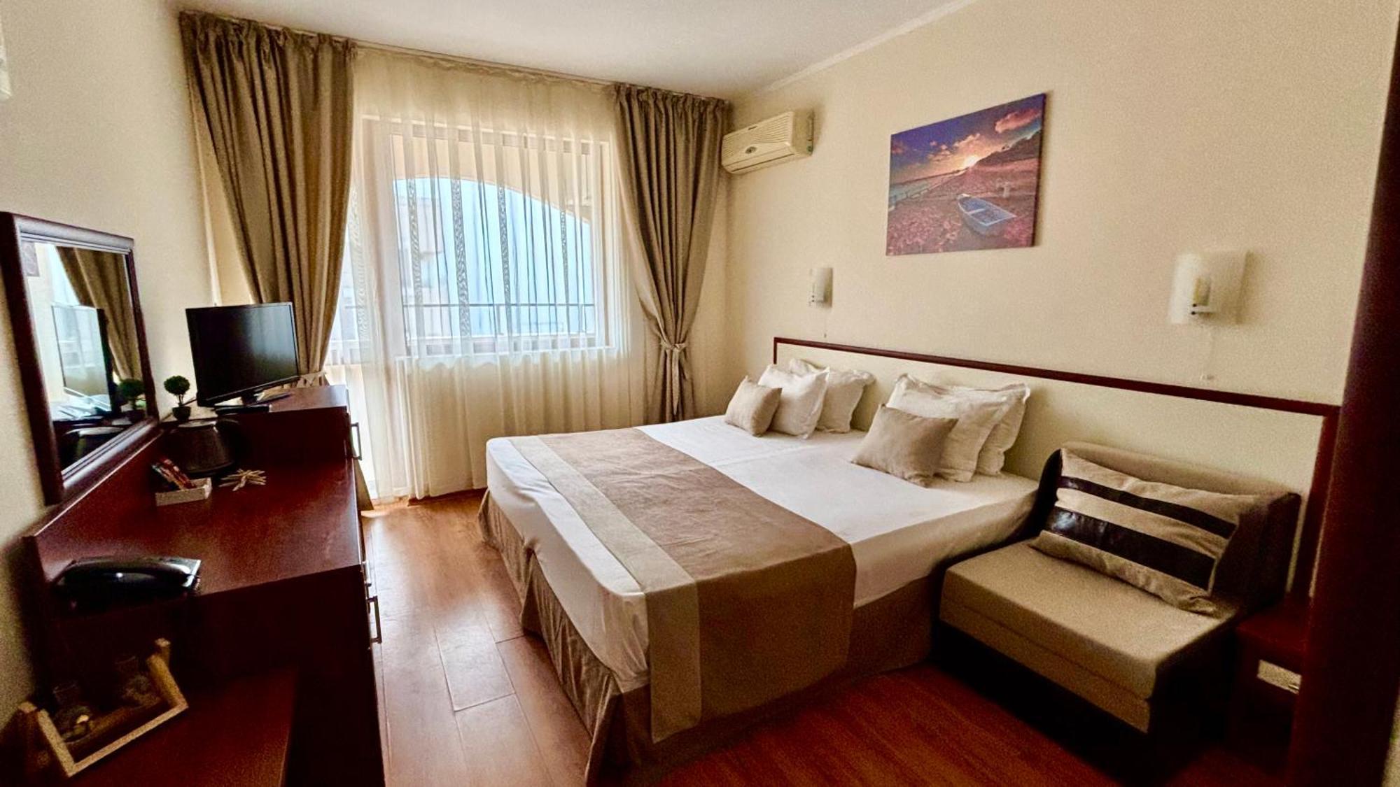 Hotel Sea Vista Sveti Vlas Buitenkant foto