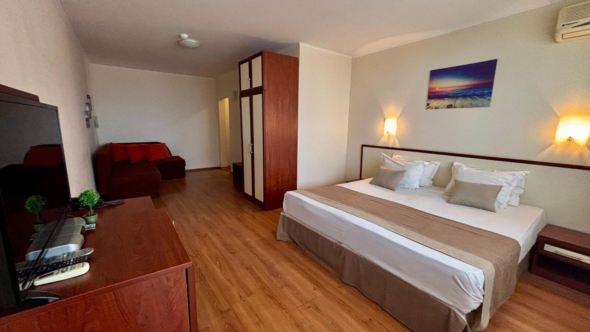 Hotel Sea Vista Sveti Vlas Buitenkant foto