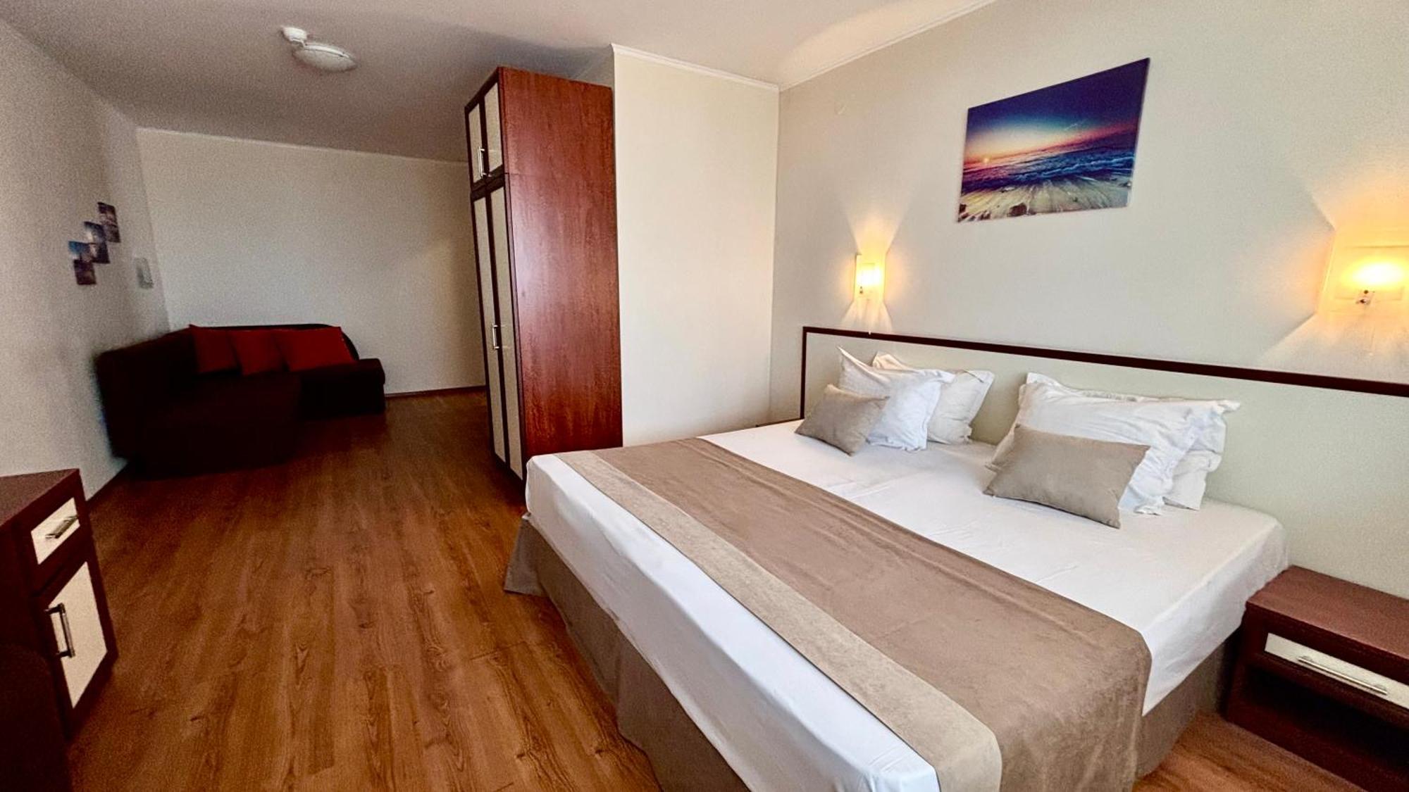 Hotel Sea Vista Sveti Vlas Buitenkant foto