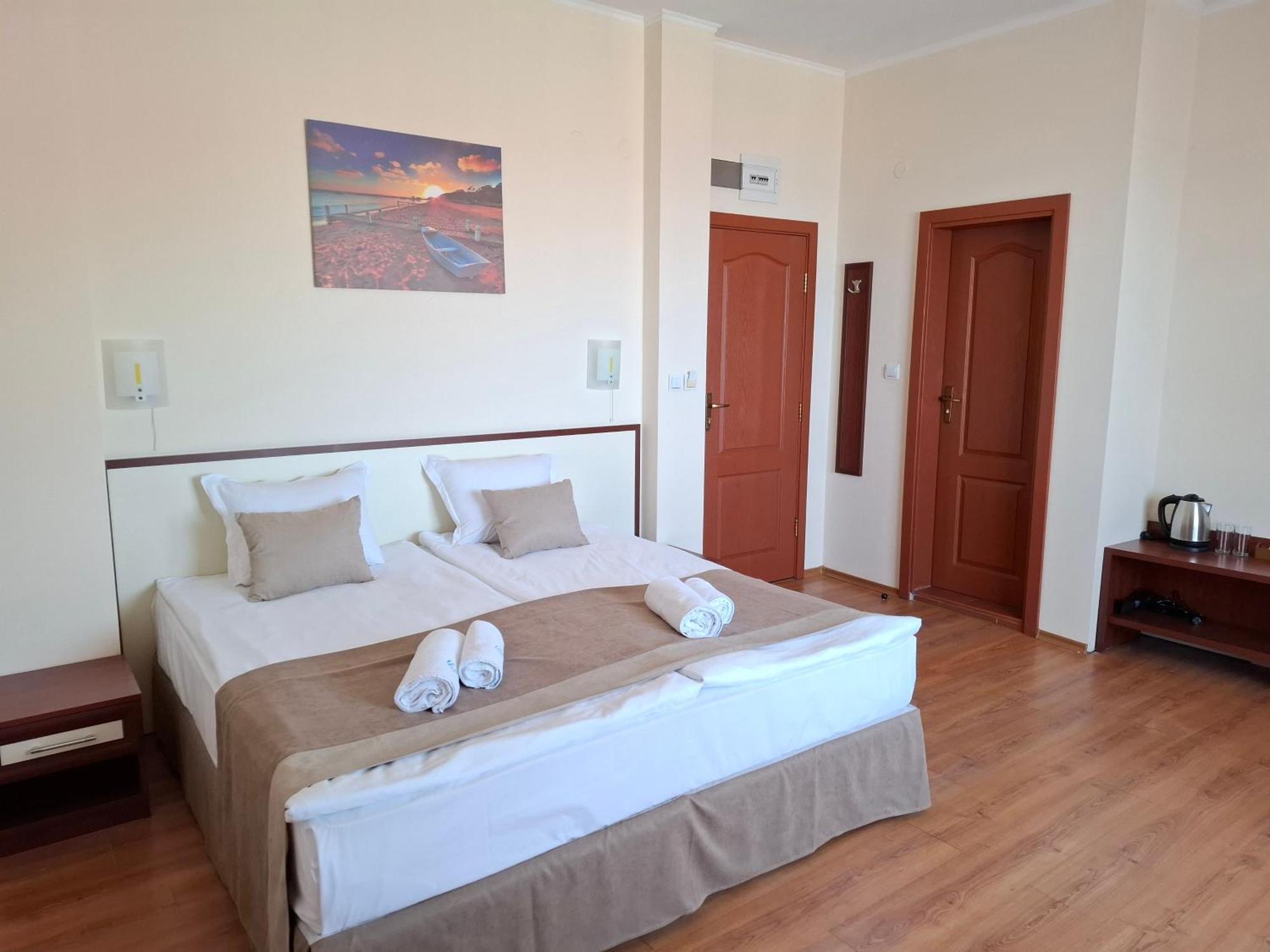 Hotel Sea Vista Sveti Vlas Buitenkant foto