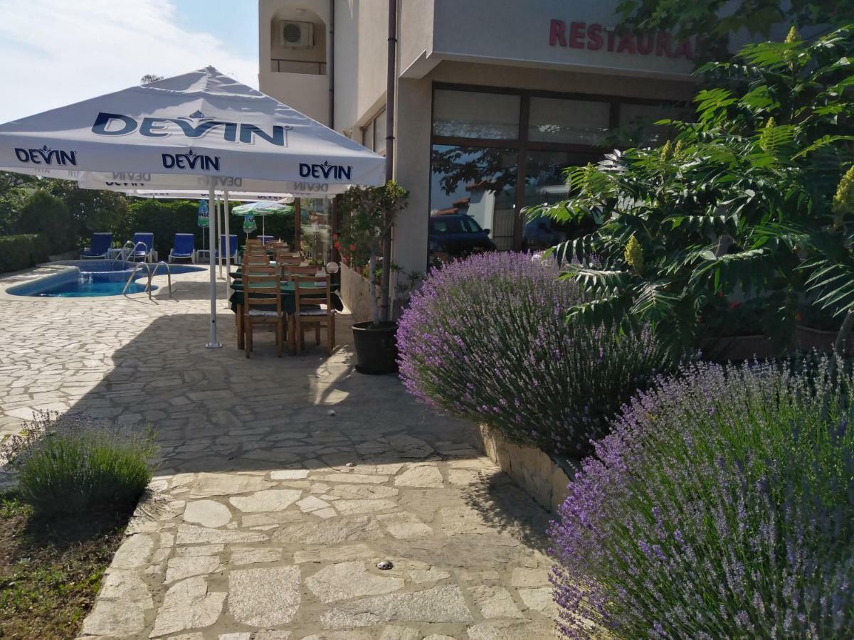 Hotel Sea Vista Sveti Vlas Buitenkant foto